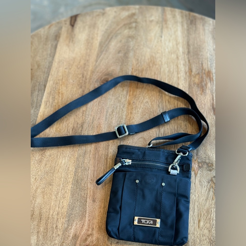 Tumi Cross-body Bag - black - small